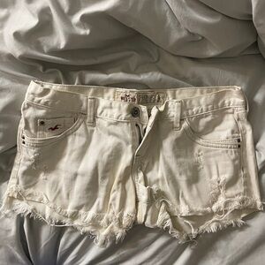 Hollister Women's Cream Distressed Jean Shorts